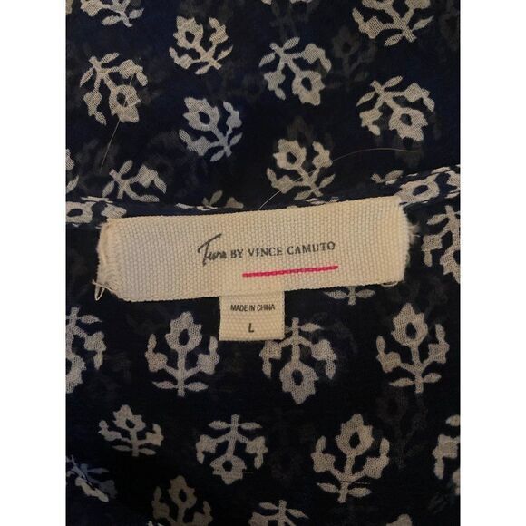 Two by Vince Camuto women's blue patterned sheer cap sleeve blouse size large - Picture 8 of 9